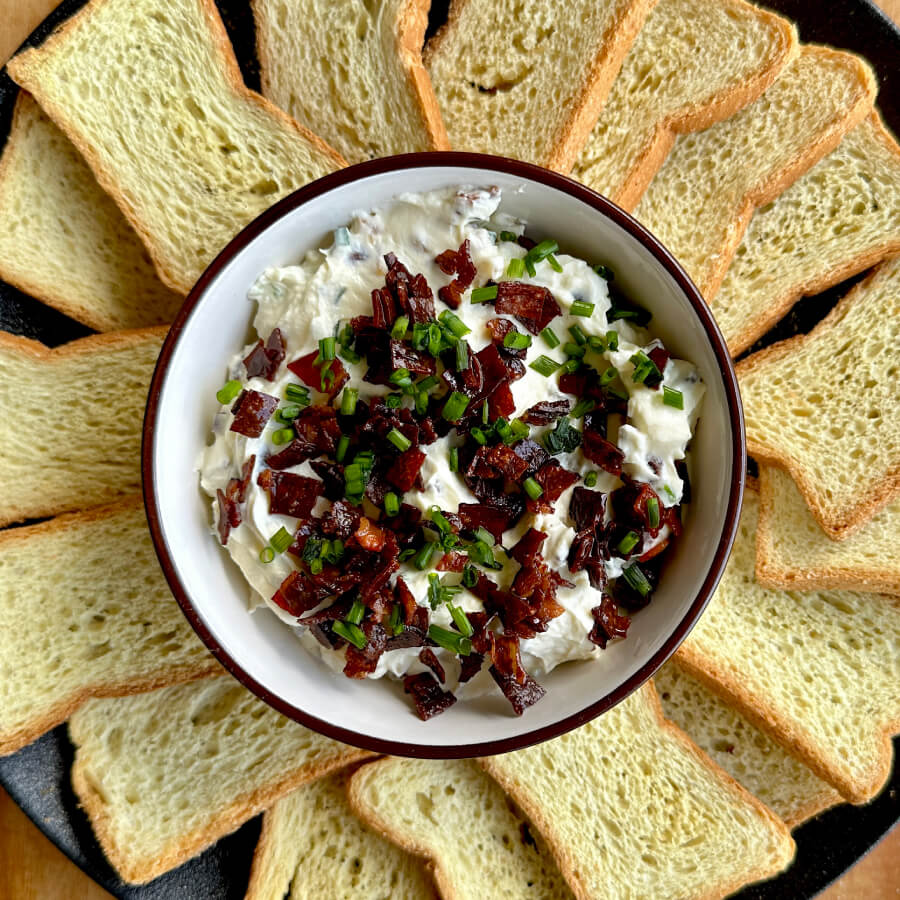 Dip de queso crema y tocineta Fazán